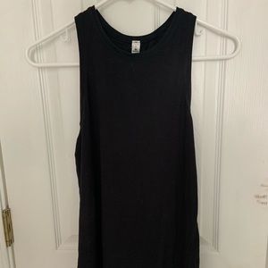 Lululemon tank top (open back)